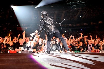 "get your sting and blackout worldtour" - Fotos: Die Scorpions live auf der Bühne der o2 World Hamburg 