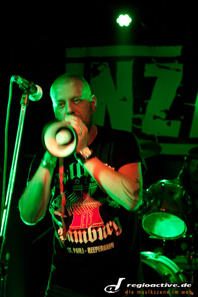 Inzaine (live in Hamburg, 2010)