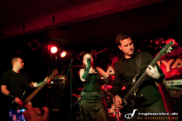Faint Horizon (live in Hamburg, 2010)